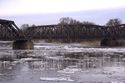kleine Eisbarriere an der Eisenbahnbrücke in Küstrin