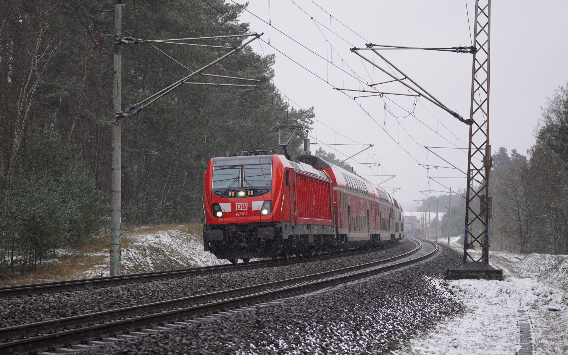 RE 3368 im Schnee