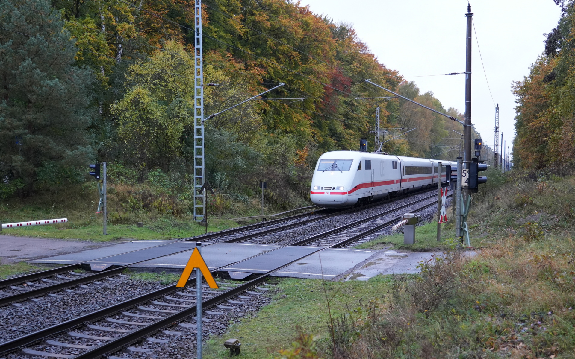 ICE 401 015-3 bei Serwest