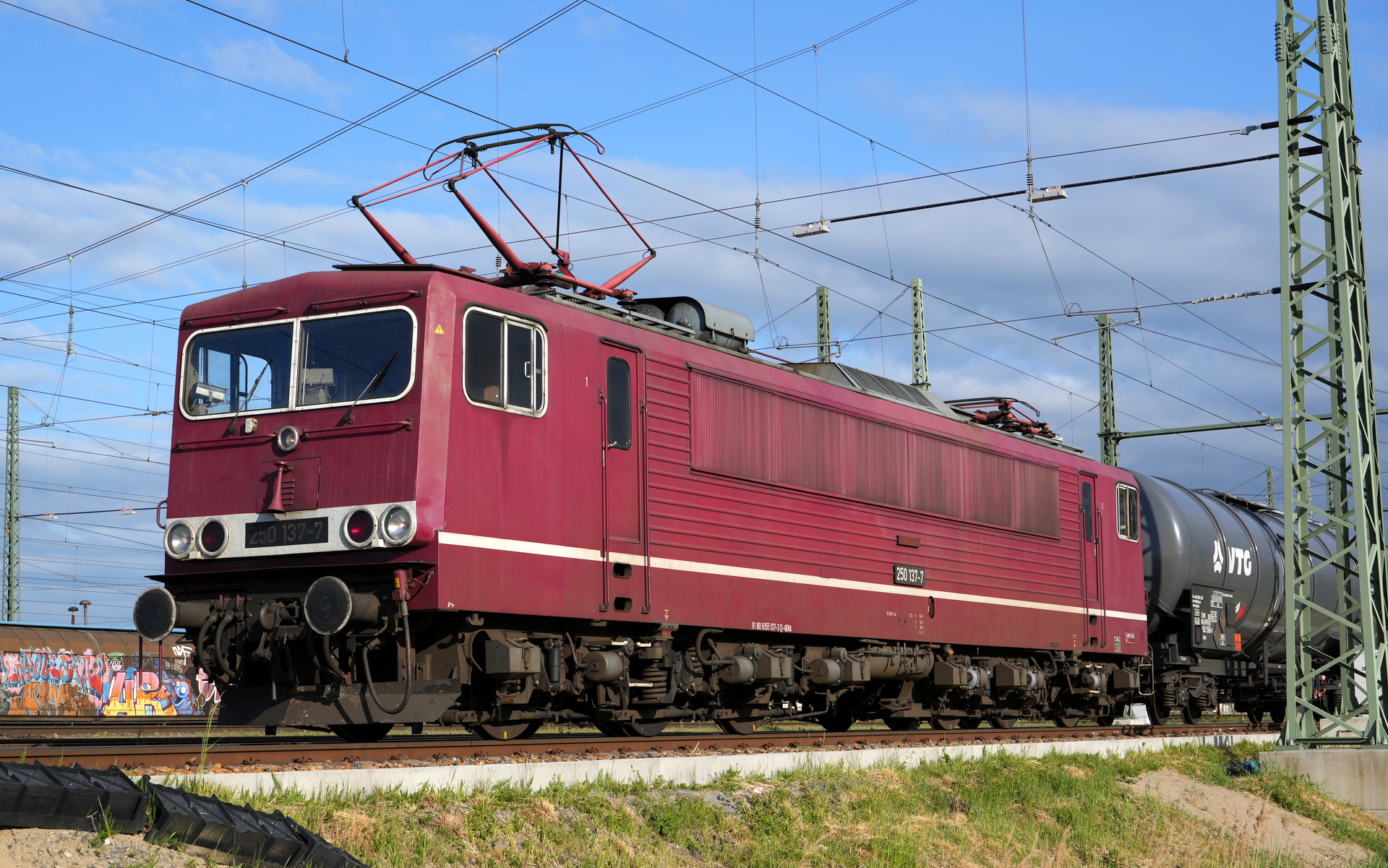 250 137-7 wartet in Angermünde