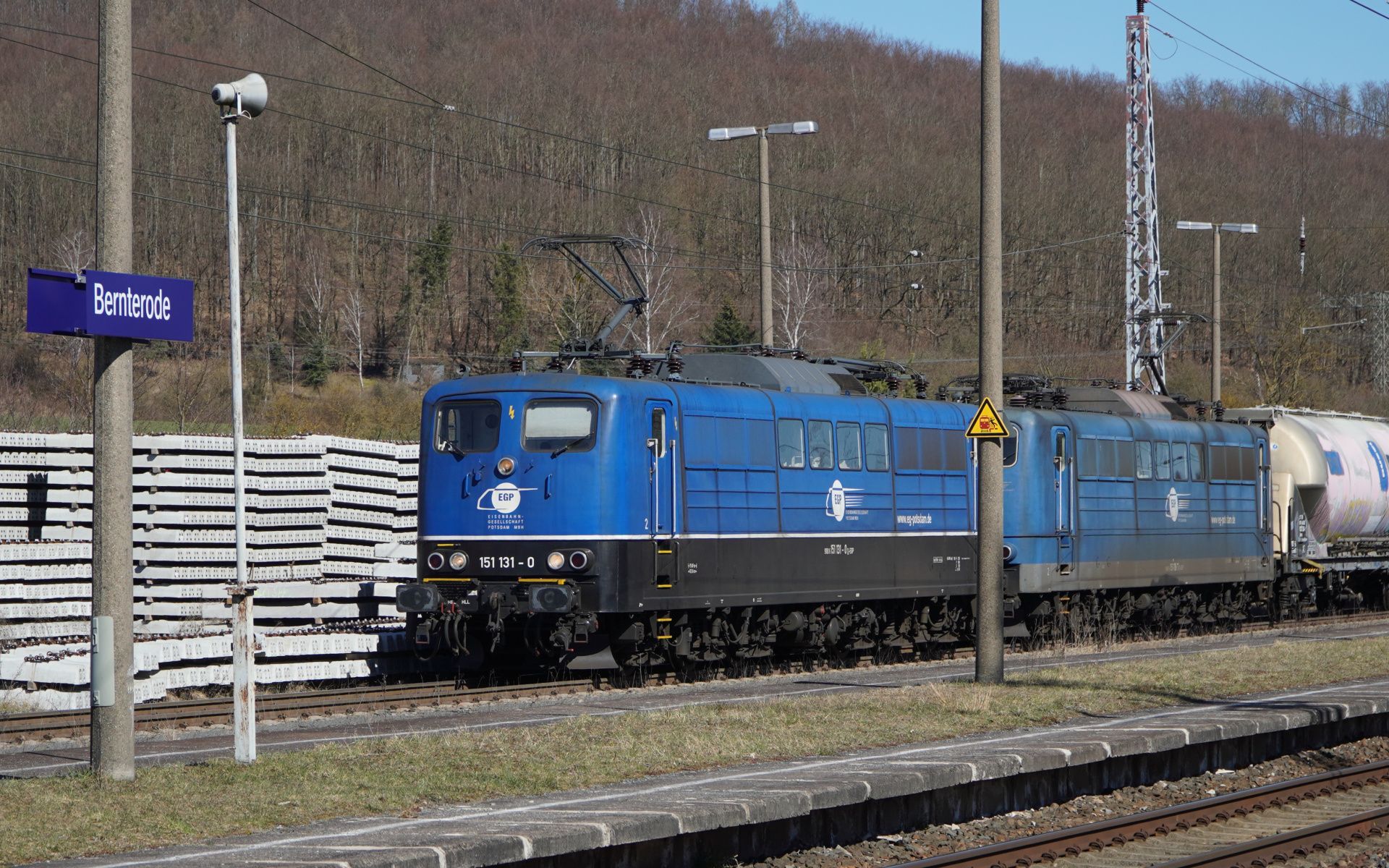 EGP 151 131-0 und eine Schwesterlok in Bernterode
