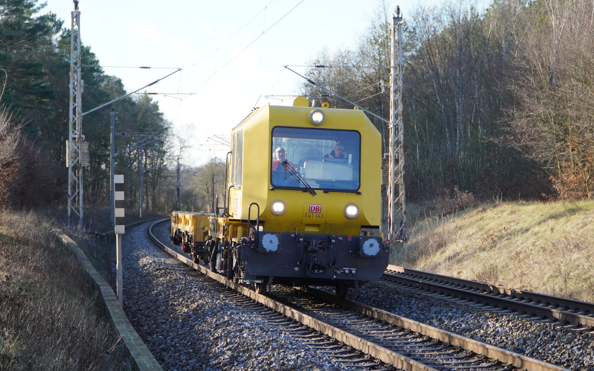 741 143 der DB AG in der Kurve bei Serwest